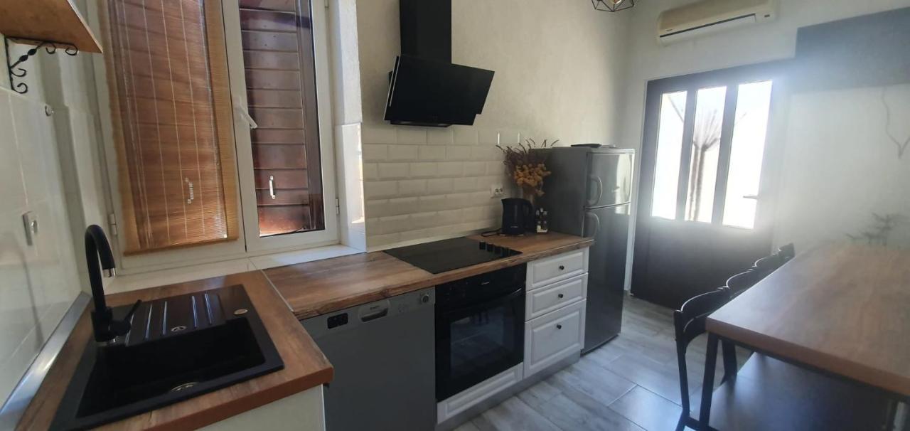 Apartments Kut Вис Екстериор снимка