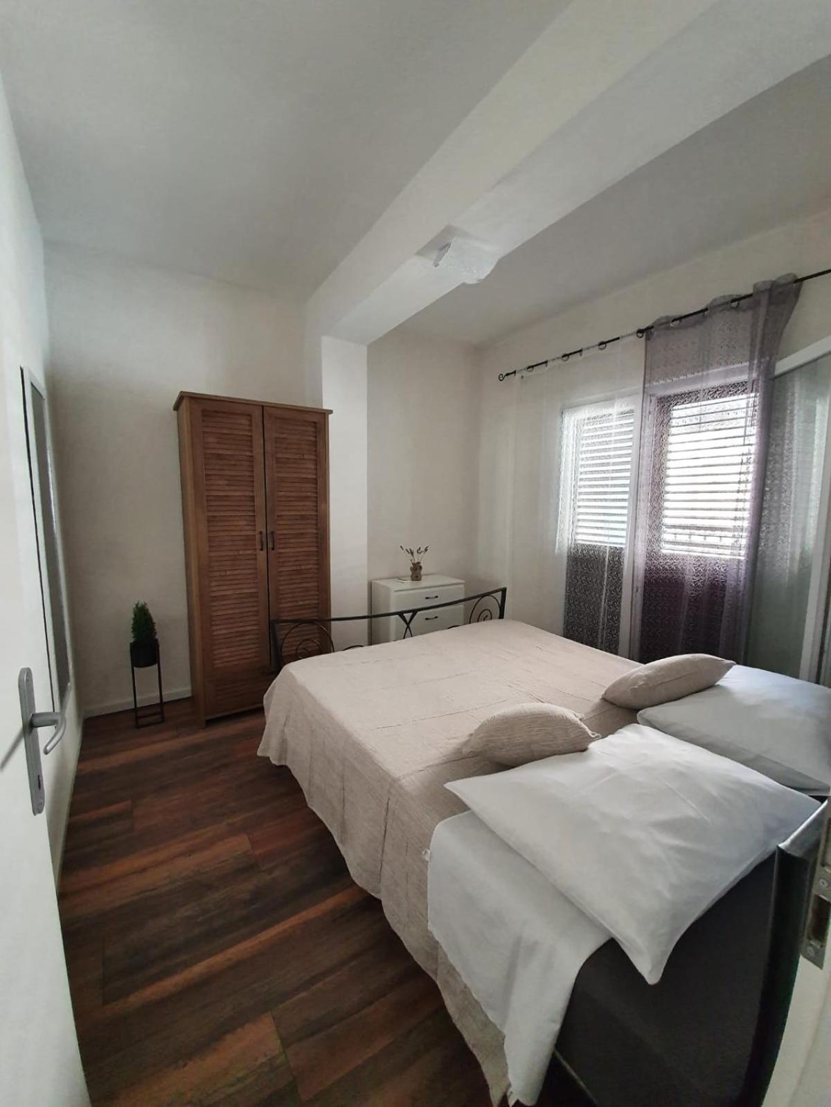 Apartments Kut Вис Стая снимка