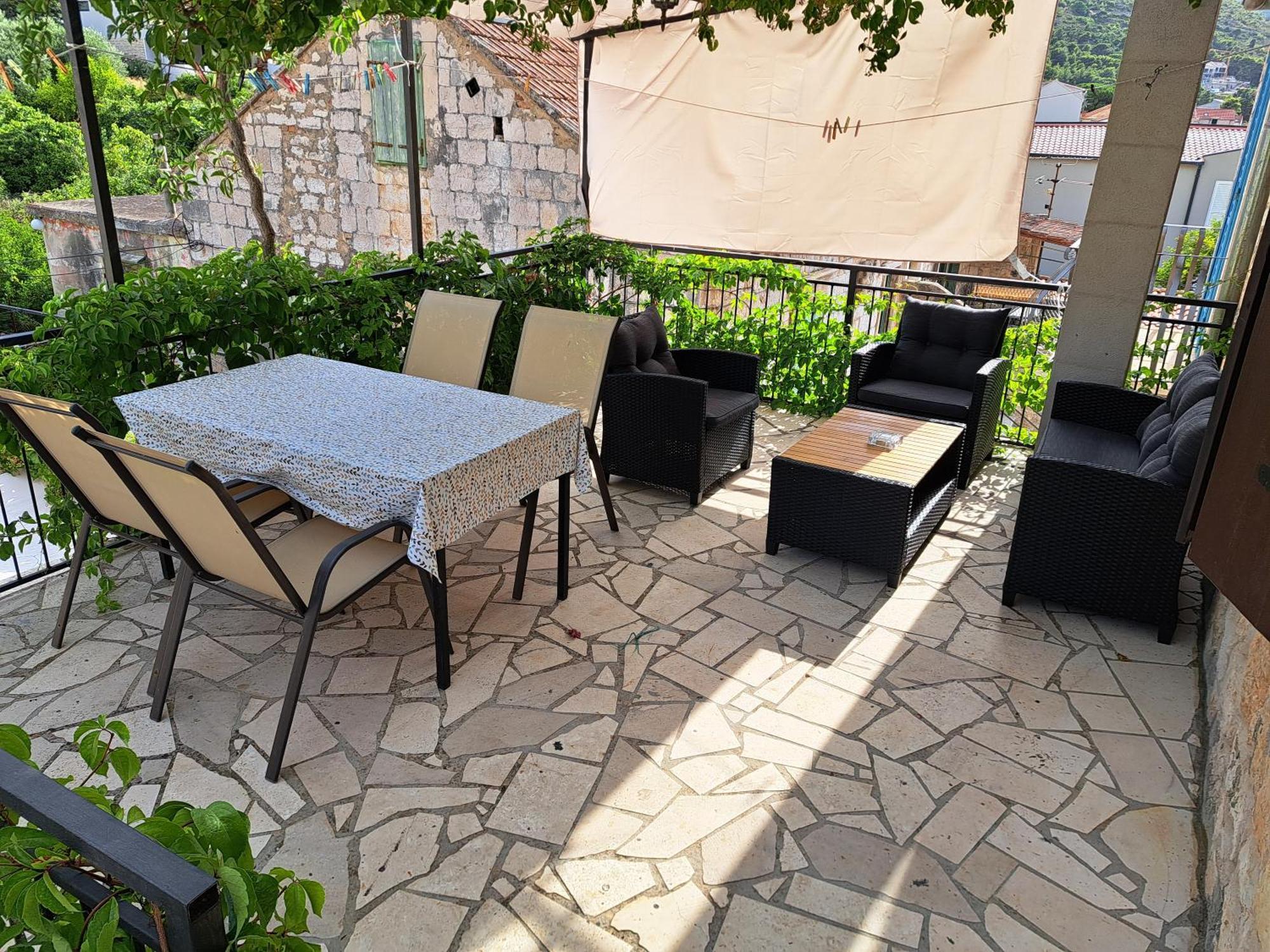 Apartments Kut Вис Стая снимка