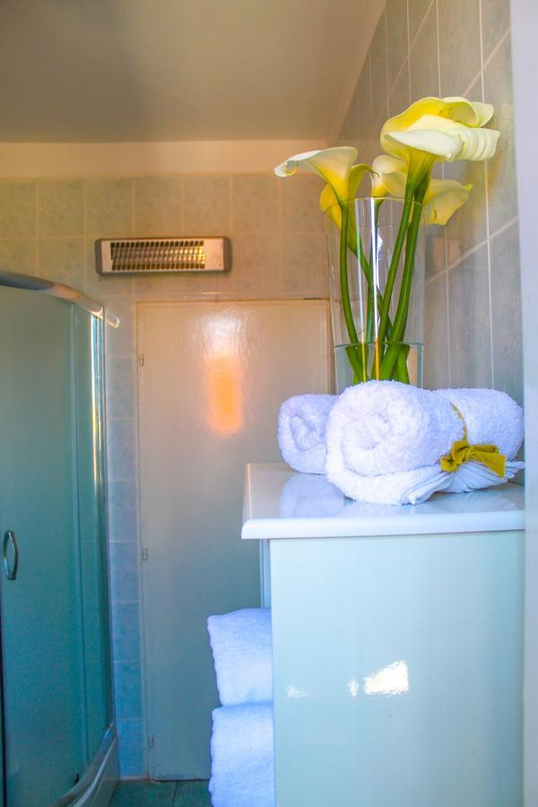 Apartments Kut Вис Екстериор снимка
