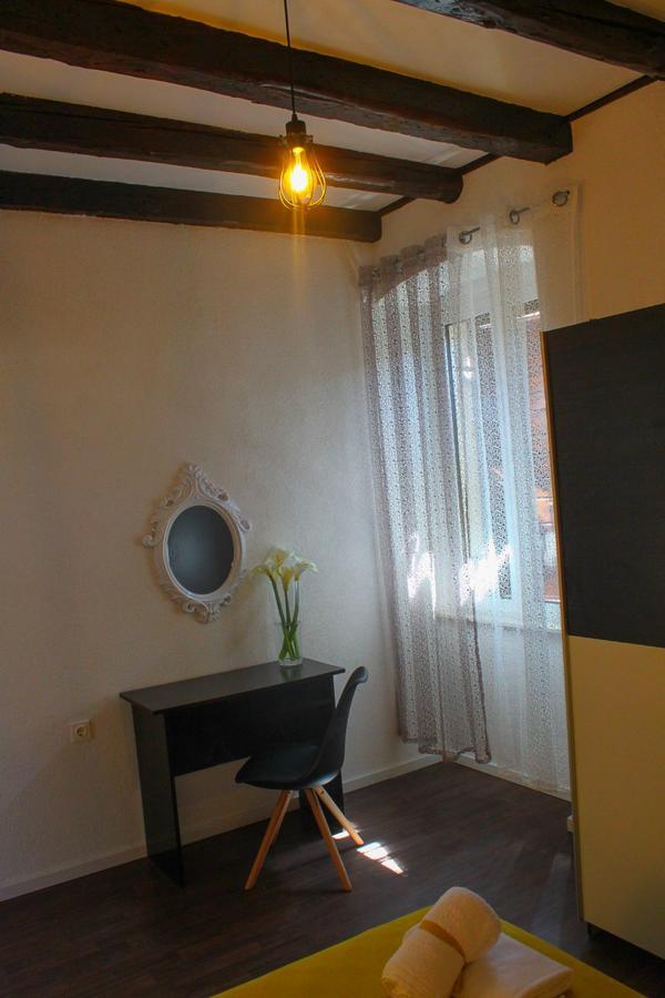 Apartments Kut Вис Екстериор снимка