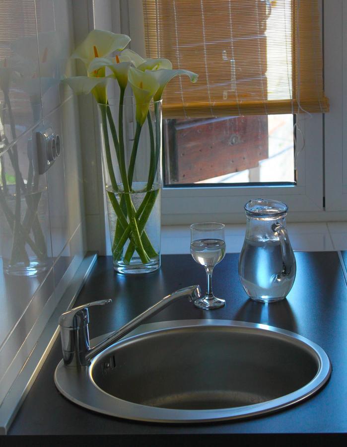 Apartments Kut Вис Екстериор снимка