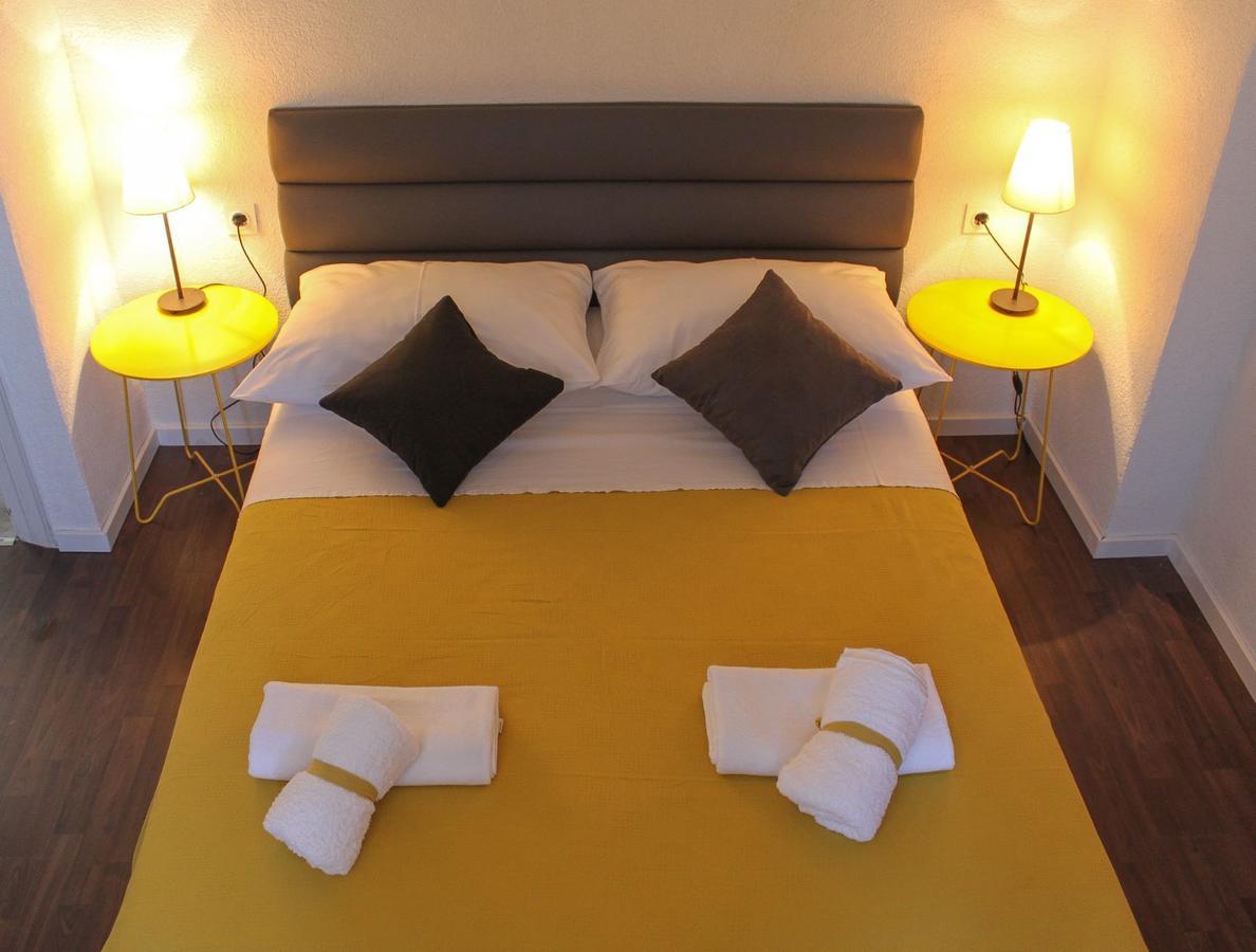 Apartments Kut Вис Екстериор снимка